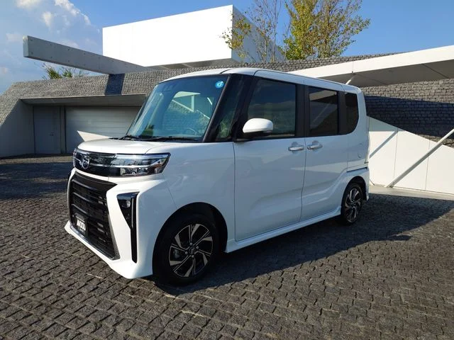 Daihatsu TANTO CUSTOM X photo 2