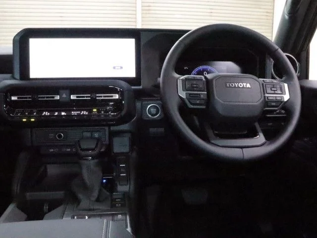 Toyota LANDCRUISER 250 VX photo 3