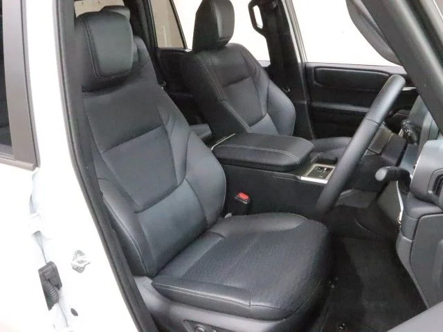 Toyota LANDCRUISER 250 VX photo 4