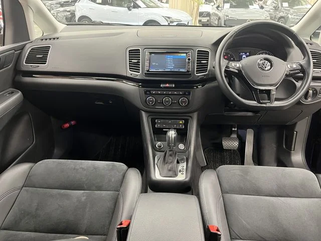 Volkswagen VOLKSWAGEN SHARAN TSI　ハイライン photo 2
