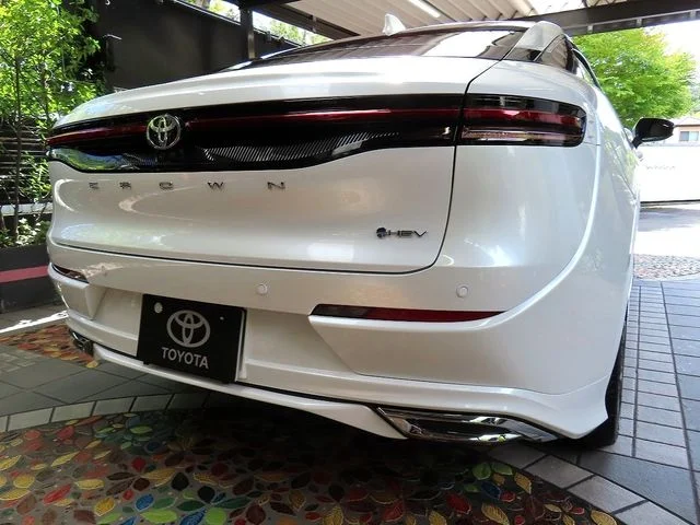 Toyota CROWN CROSSOVER Z photo 2