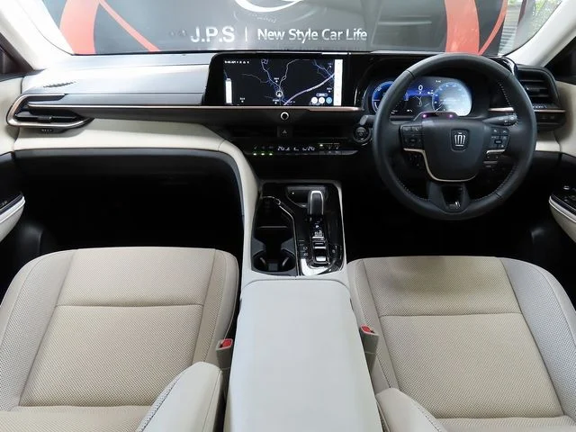 Toyota CROWN CROSSOVER Z photo 3