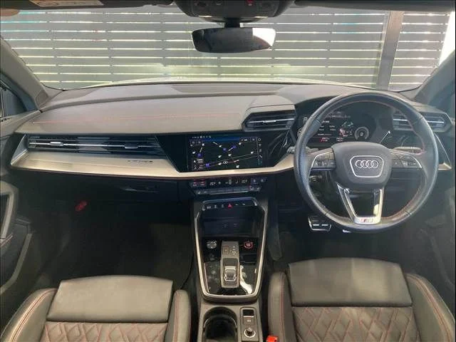 Audi AUDI S3 SPORTBACK ベースグレード photo 2