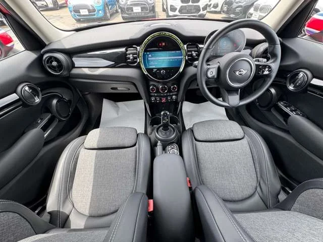 Bmw MINI COOPER 5DOOR ベースグレード photo 2