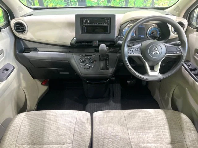 Mitsubishi eK WAGON M photo 2