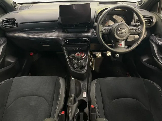 Toyota GR YARIS RZ　ハイパフォーマンス photo 2