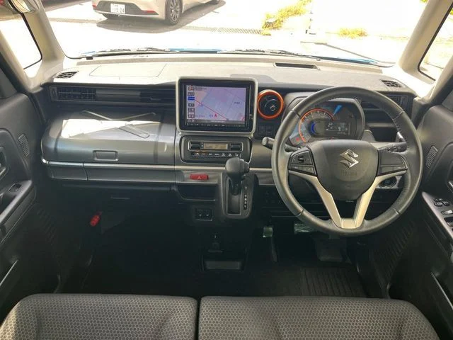 Suzuki Spacia GEAR ハイブリッドXZ photo 2
