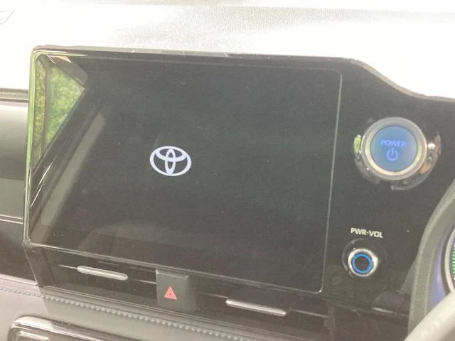 Toyota VOXY HYBRID S−Z photo 3