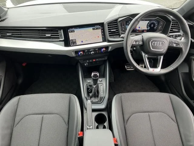 Audi AUDI A1 SPORTBACK 25　TFSI　Sライン photo 2