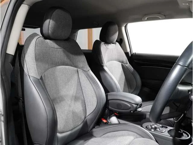 Bmw MINI COOPER D プレミアムプラスライン photo 4