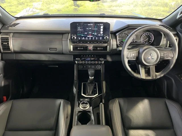 Mitsubishi TRITON GSR photo 3