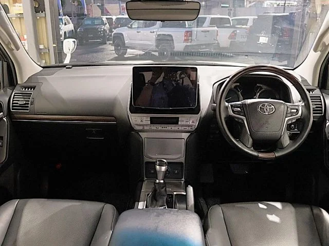 Toyota LANDCRUISER PRADO TX　Lパッケ　マットブラックEd photo 2