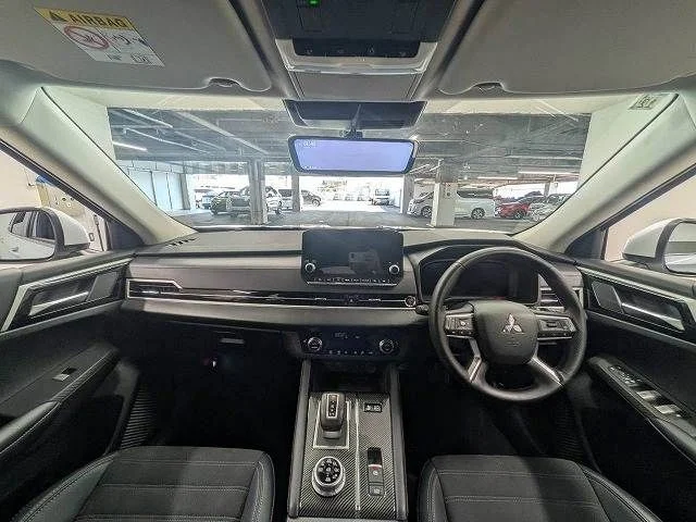 Mitsubishi OUTLANDER PHEV G photo 2