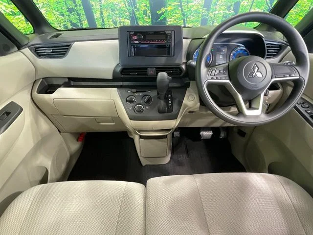 Mitsubishi eK SPACE M photo 2