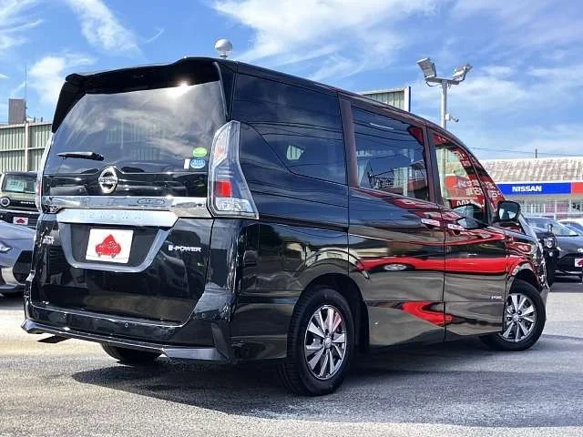 Nissan SERENA WG e−POWER　ハイウェイスター　V photo 3