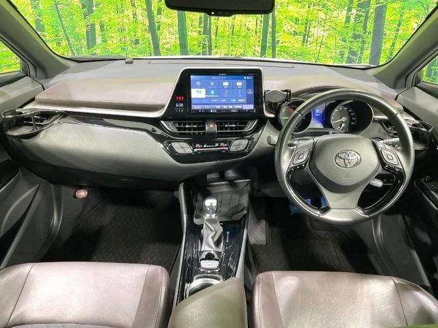 Toyota C-HR G　ハイブリッド photo 2
