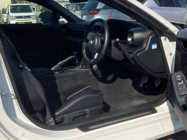Toyota GR86 RZ photo 2