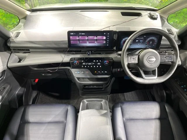 Nissan SERENA WG e−POWER　ルキシオン photo 2