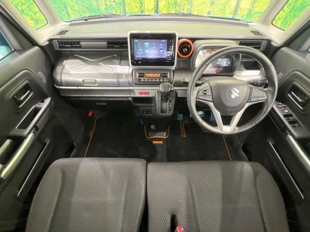Suzuki Spacia GEAR ハイブリッドXZ photo 2
