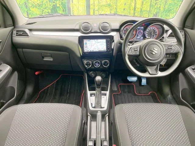 Suzuki SWIFT ハイブリッド　RS photo 2
