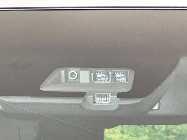 Mitsubishi DELICA D:5 4WD P photo 3