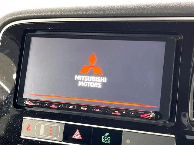 Mitsubishi OUTLANDER PHEV G photo 3