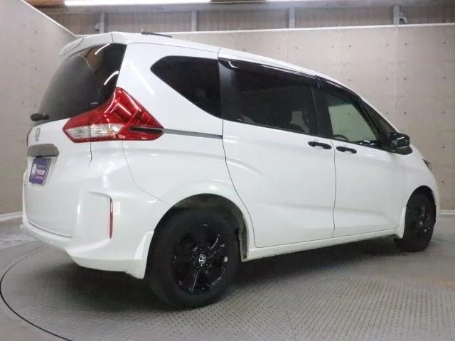 Honda FREED 4WD G　ブラックスタイル photo 2