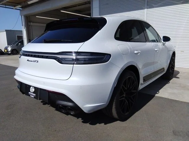 Porsche PORSCHE Macan GTS photo 3