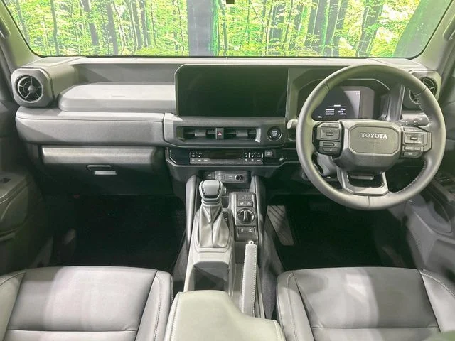 Toyota LANDCRUISER FJ VX photo 2