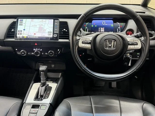 Honda FIT e:HEV リュクス photo 2