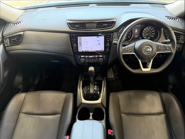 Nissan X-TRAIL 2WD 20Xi photo 2