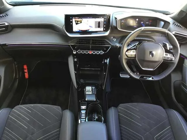 Peugeot PEUGEOT 2008 GT photo 3