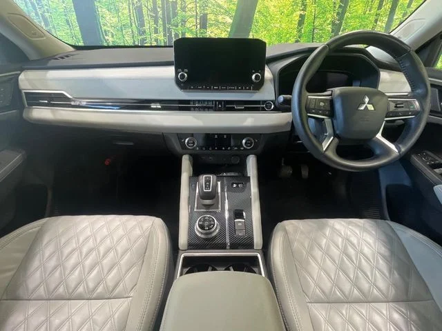 Mitsubishi OUTLANDER PHEV P photo 2