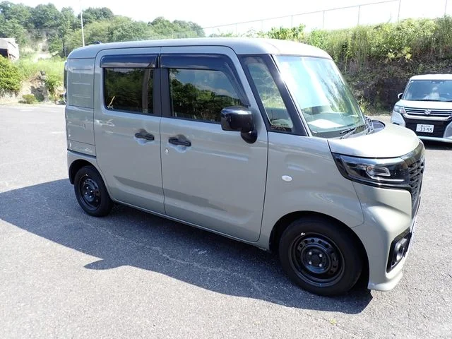 Suzuki Spacia BASE GF photo 4