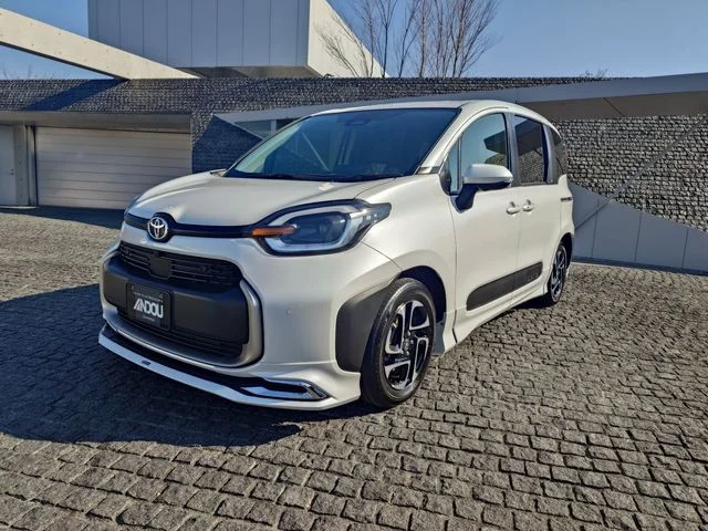 Toyota SIENTA HYBRID Z 2025