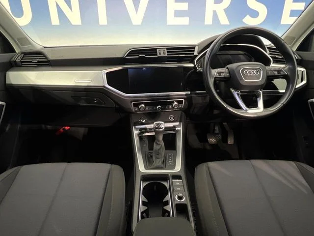 Audi AUDI Q3 35　TFSI photo 2