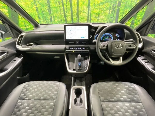 Toyota VOXY HYBRID S−Z photo 4