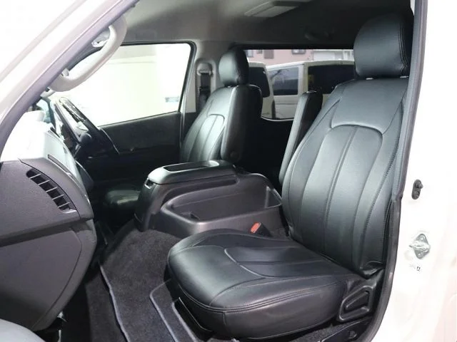 Toyota HIACE wagon 4WD ワイド　GL　ロング　ファインTツアラー photo 2