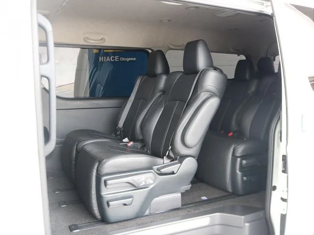 Toyota HIACE wagon 4WD ワイド　GL　ロング　ファインTツアラー photo 3