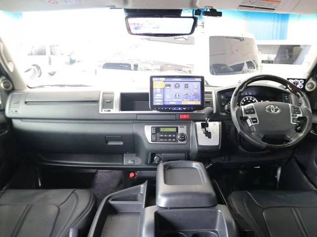 Toyota HIACE wagon 4WD ワイド　GL　ロング　ファインTツアラー photo 4