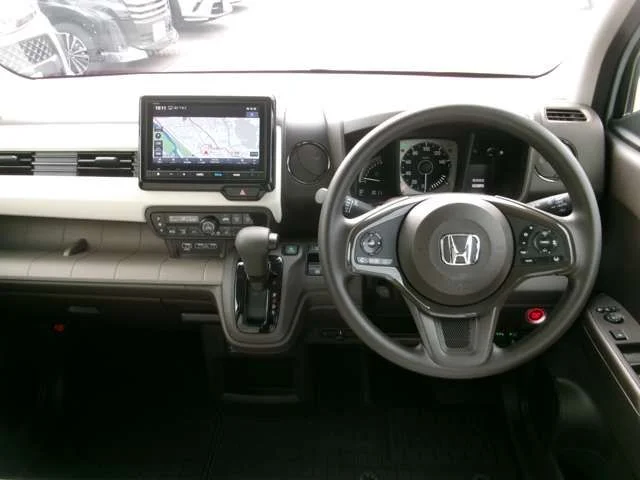 Honda N-WGN L photo 4