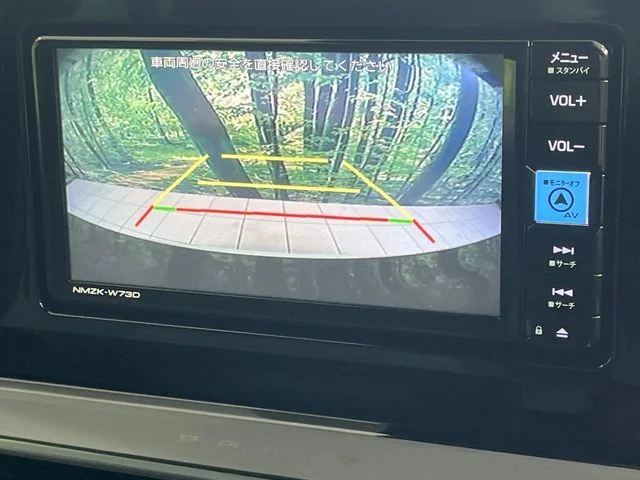 Toyota PRIUS X photo 4