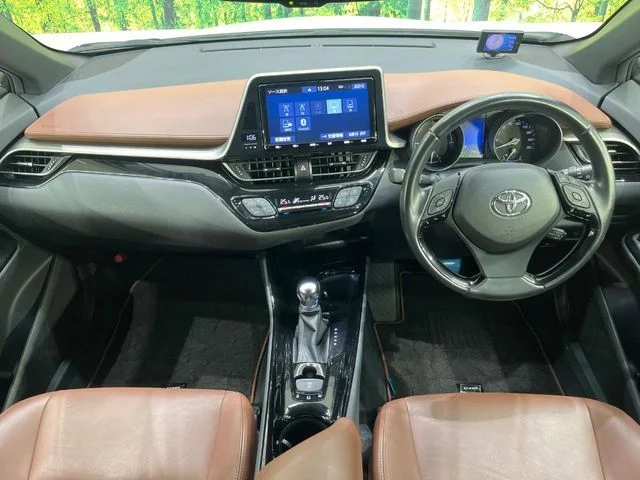 Toyota C-HR G　ハイブリッド　モード　ブルーノ photo 2