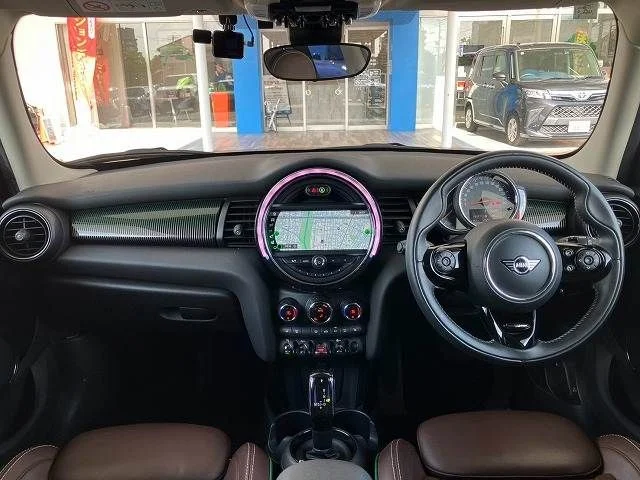Bmw MINI COOPER 5DOOR 60イヤーズ　エディション photo 2