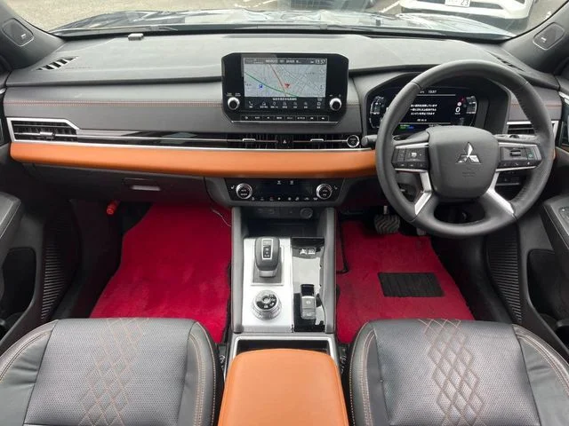 Mitsubishi OUTLANDER PHEV P photo 2