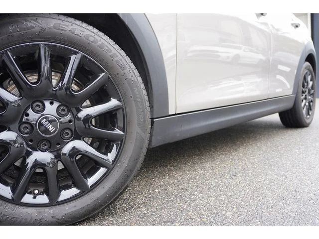 Bmw MINI COOPER 5DOOR ベースグレード photo 3