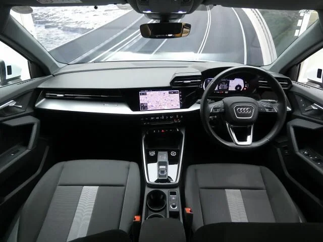 Audi AUDI A3 Sedan 30　TFSI　アドバンスド photo 2