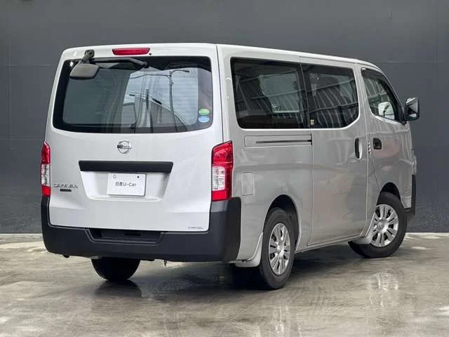 Nissan NV350 CARAVAN DX　平床　ロング photo 2