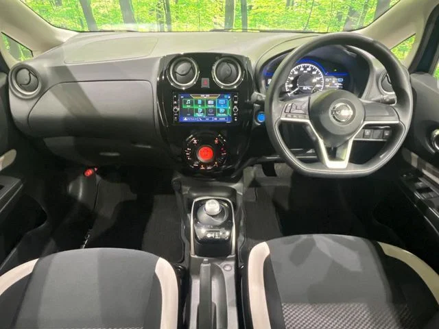 Nissan NOTE e−POWER　X　Vセレクション photo 2