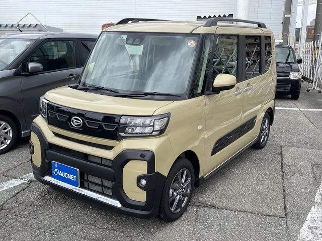 Daihatsu TANTO FAN CROSS ベースグレード 2025